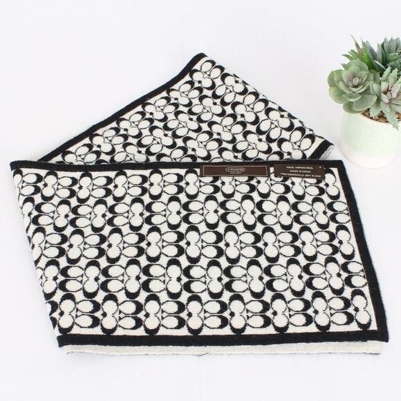 Coach Black&Cream Signature Monogram Wool Scarf - Picture 4 of 5